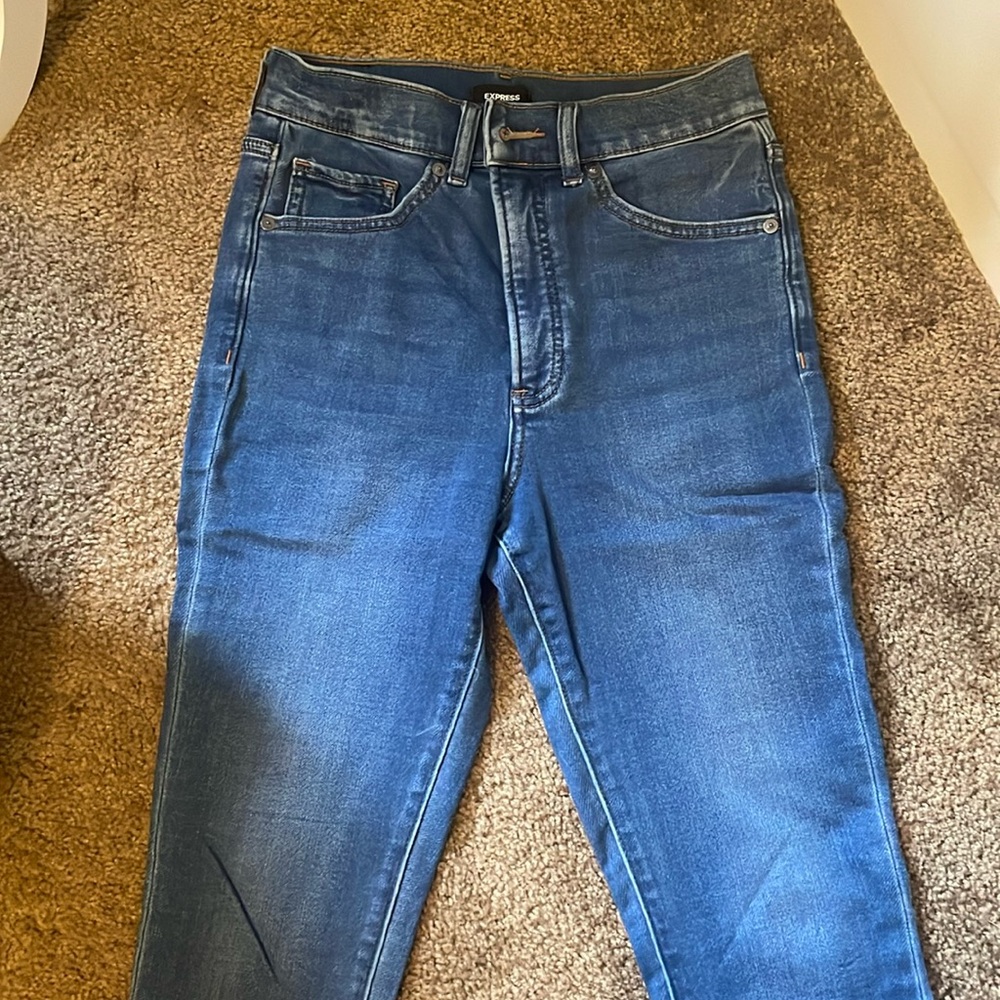 High waisted medium wash skinny jeans